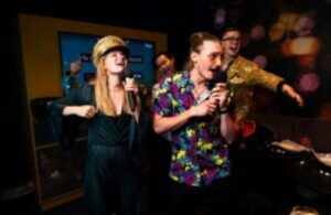 singa-karaoke-ql98Uga1IvA-unsplash-1-300x200